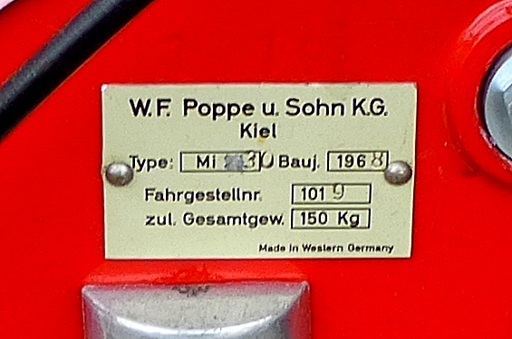 Firmenschild am klappbaren Moped der Firma Poppe&Sohn KG in Kiel, Sept.2017