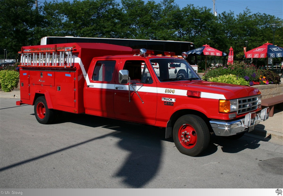 Ford F-350 Miller Brewing Company Emergency Vehicle Truck 1 #9106, aufgenommen am 28. August 2013 in Milwaukee, Wisconsin / USA
