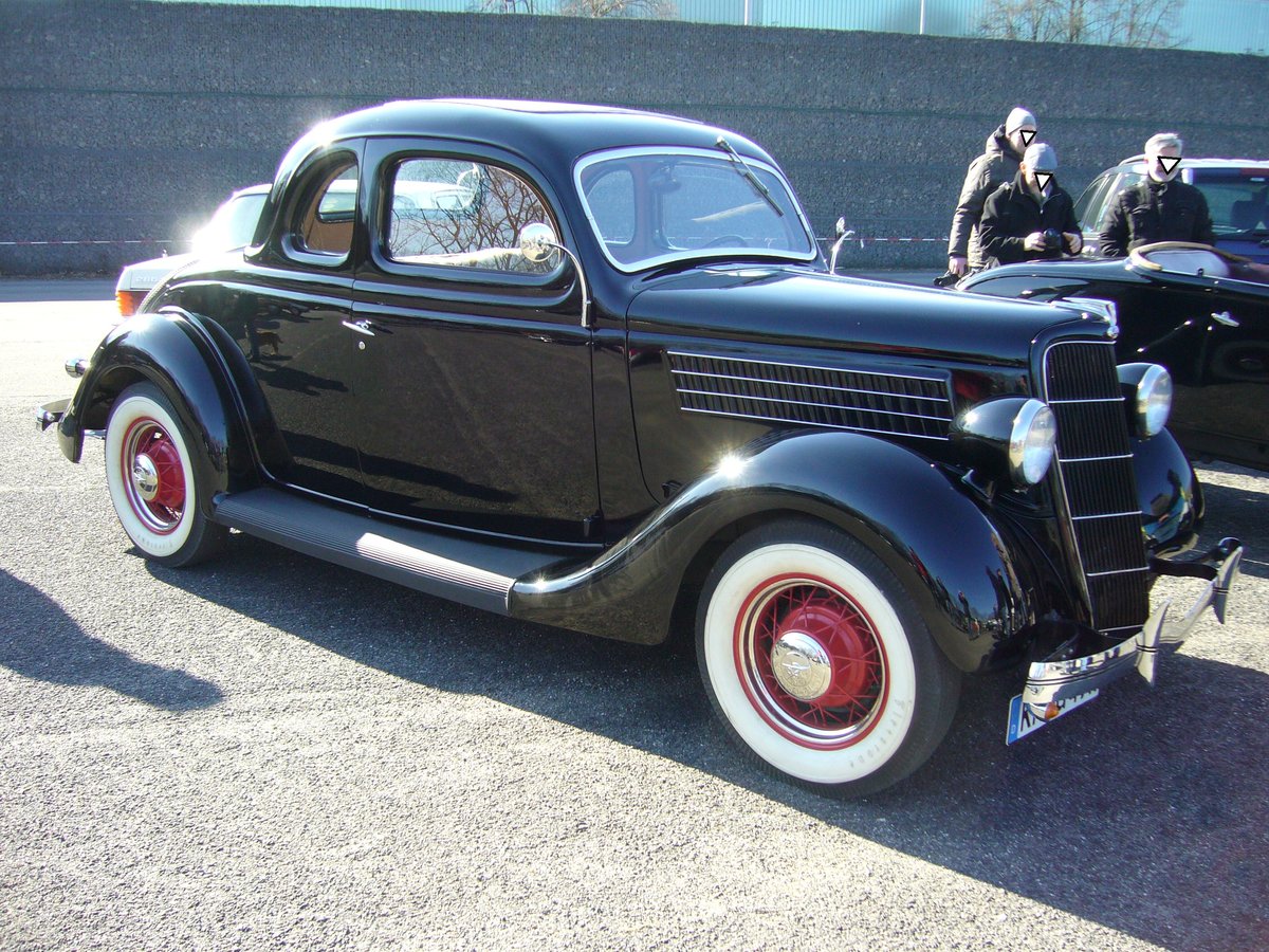 Ford Model 48 Business Coupe aus dem Modelljahr 1935. Oldtimertreffen an Mo´s Bikertreff in Krefeld am 25.02.2018.
