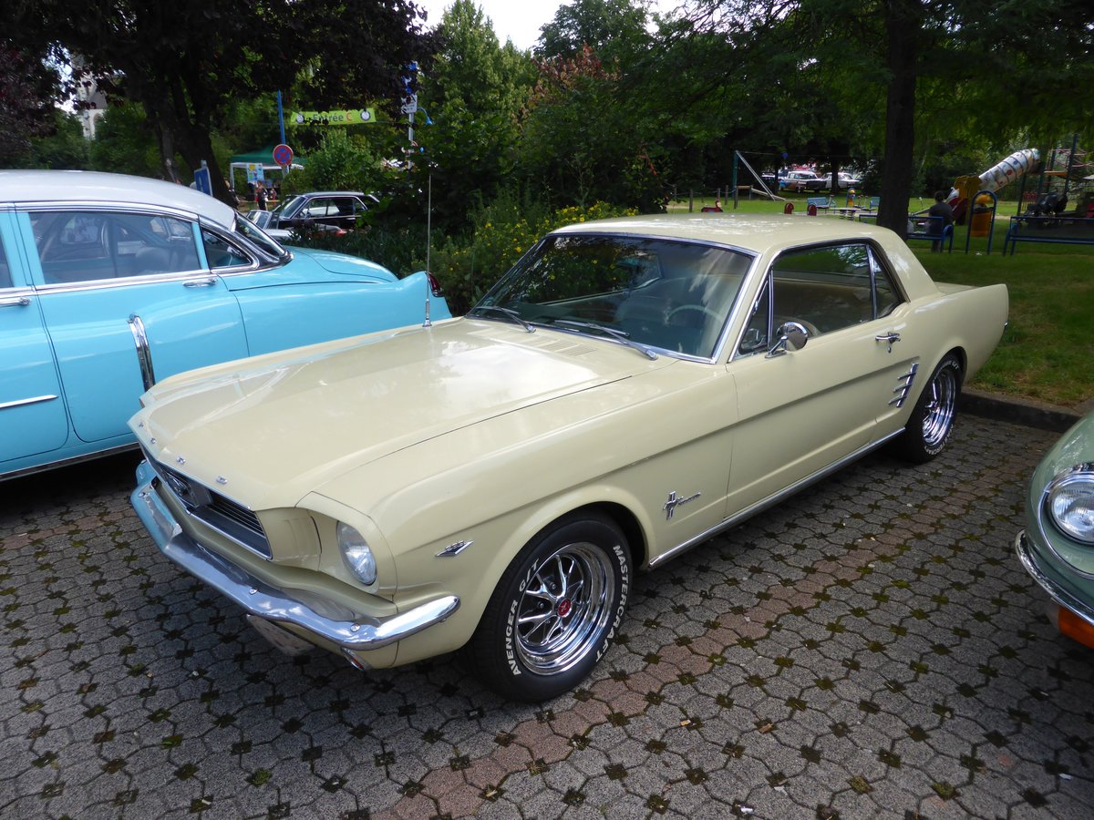 Ford Mustang, Vintage Cars & Bikes in Steinfort am 06.08.2016