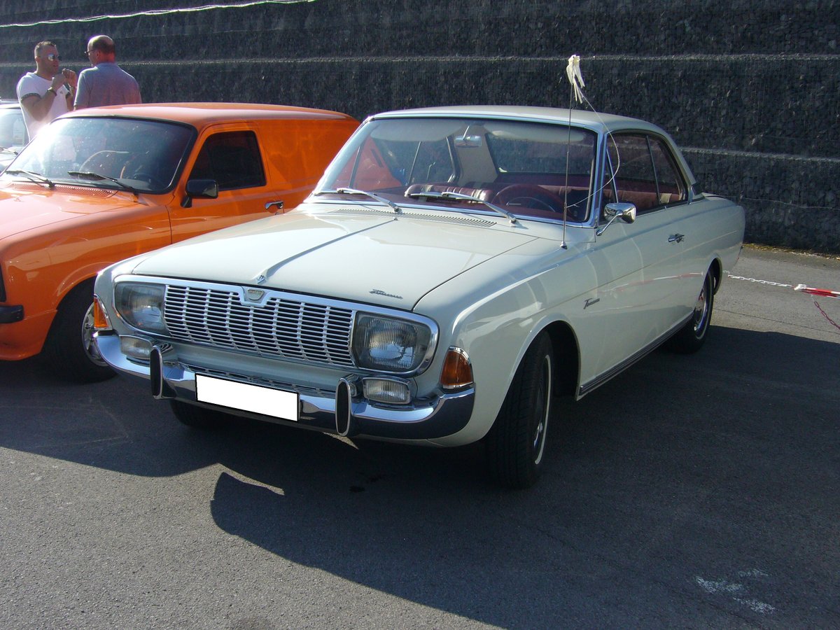 Ford Taunus P5 20M TS Hardtop Coupe. 1964 - 1967. Das 20M TS Hardtop Coupe war das Spitzenmodell der P5-Baureihe und schlug bei seiner Markteinführung mit mindestens DM 9700,00 zu Buche. Dafür erhielt der Käufer ein elegantes Coupe mit einem V6-motor, der aus 1998 cm³ Hubraum 90 PS leistet. 4. Ford Event am 02.09.2018 in Krefeld. 