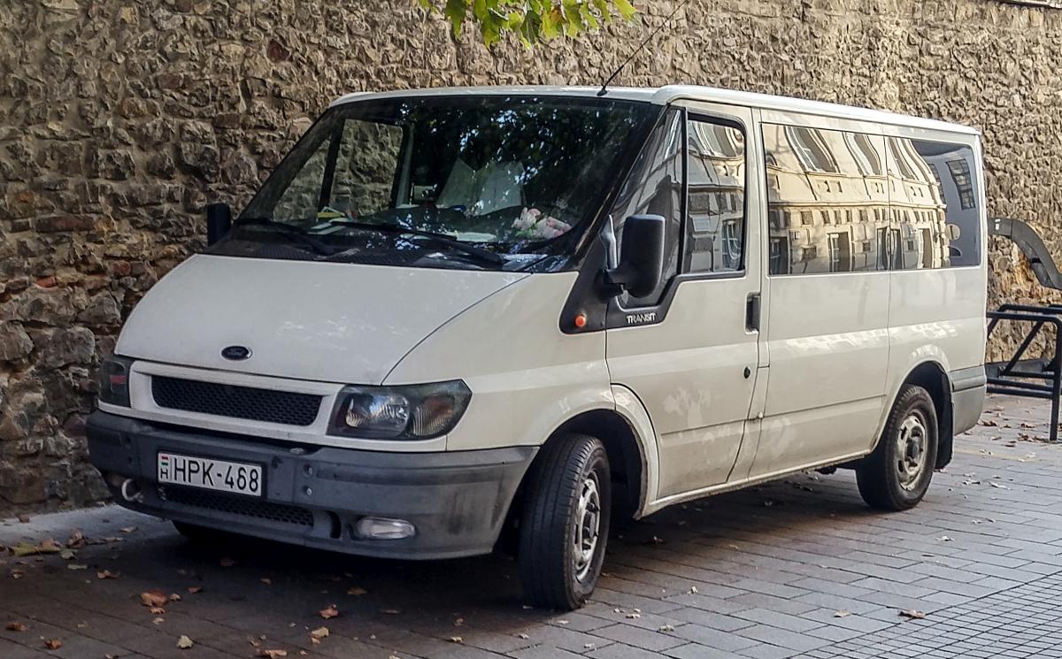 Ford Transit (Pécs, Ungarn, Oktober 2019).