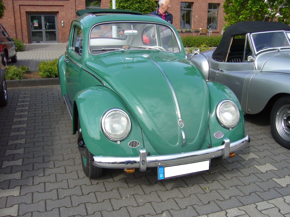 Frontansicht eines 1960´er Volkswagen Typ 1. Prinz-Friedrich-Oldtimertreffen am 17.05.2015 in Essen Kupferdreh.