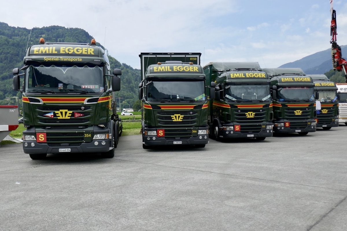 Fünf Scania von Emil Egger am 25.6.18 beim Trucker Festival Interlaken.