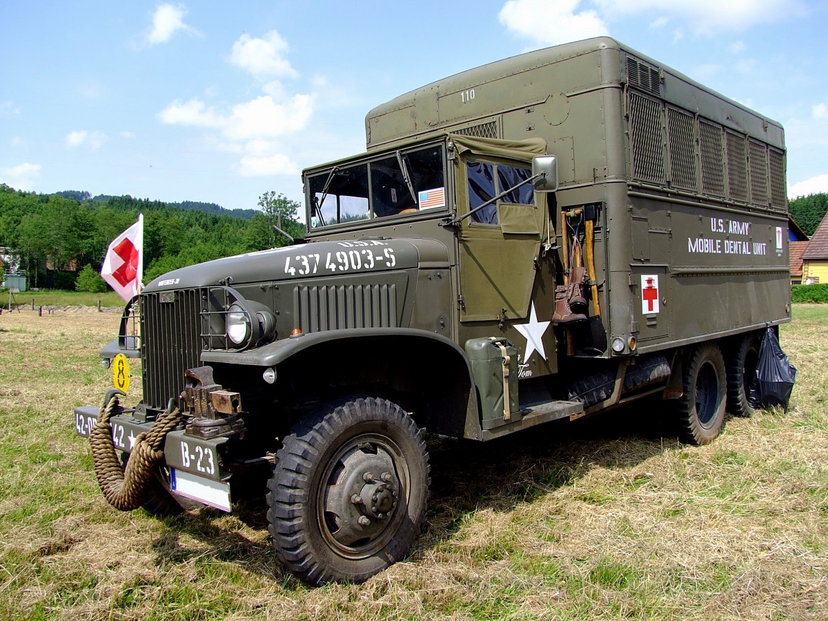 GMC-CCKW353 Mobile-Dental-Unit, nimmt beim WK-II Camp in Ampflwang teil; 130622