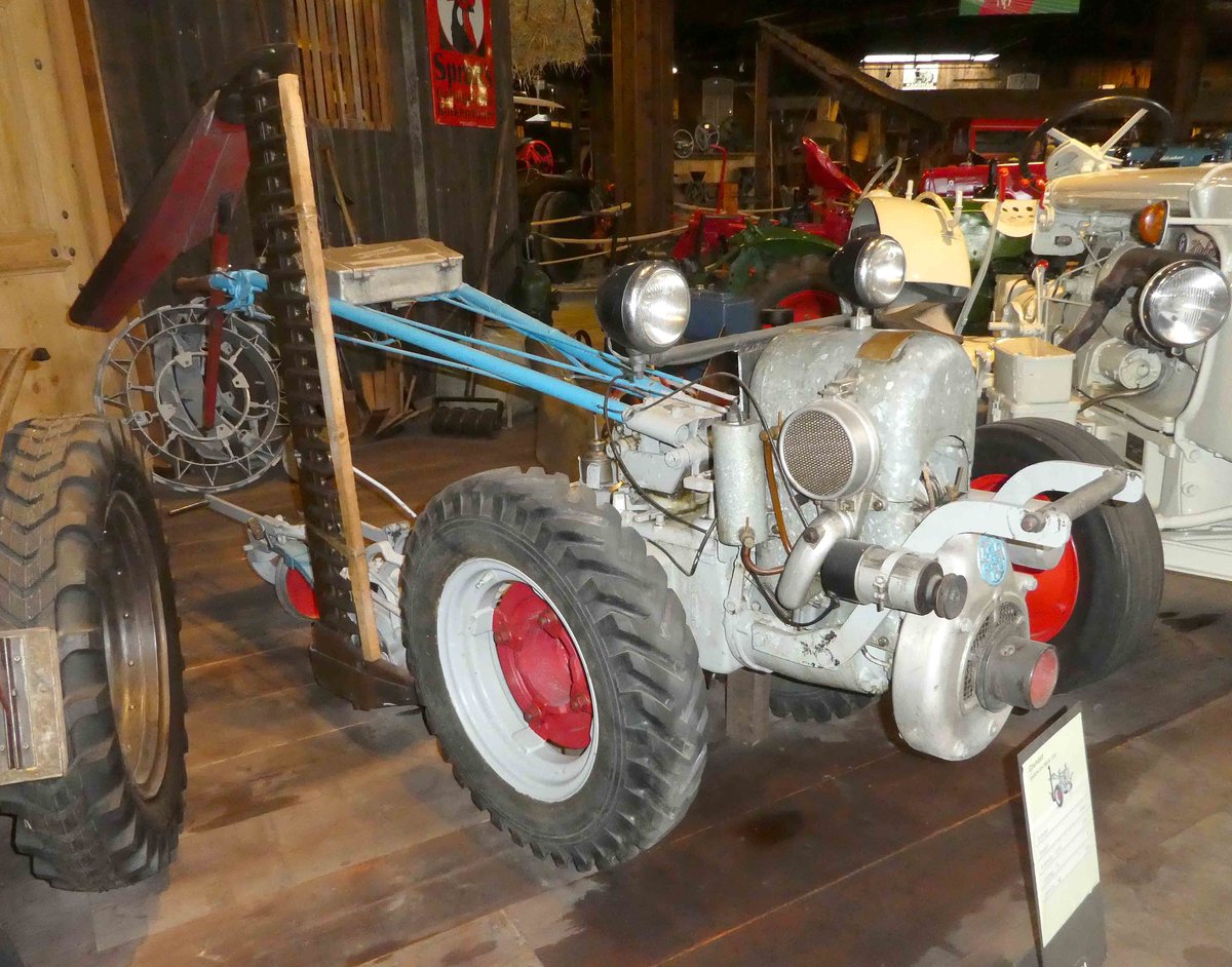=Grunder, Bj. 1948, 370 ccm, 8 PS, ausgestellt im Auto & Traktor-Museum-Bodensee, 10-2019. Der Geburtsort ist Binningen bei Basel/CH.