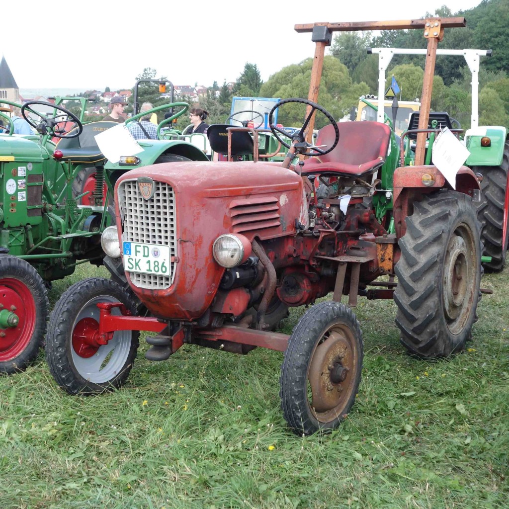 Gldner  teilrestauriert  steht bei der Oldtimerausstellung der Traktorenfreunde Mackenzell im September 2013