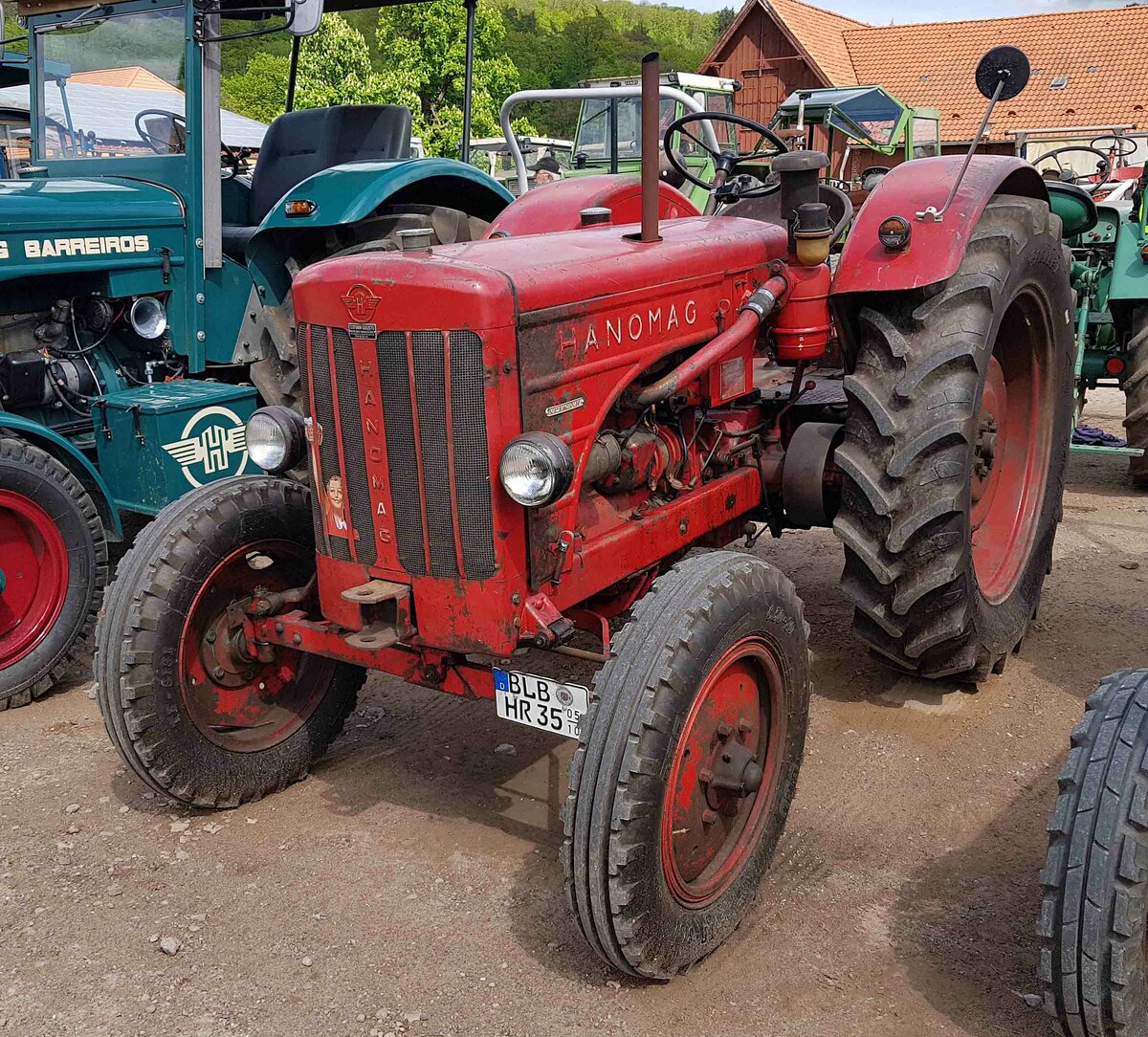 =Hanomag R 35 steht auf dem Ausstellungsgelände der Traktorfreunde Wiershausen am Klostergut Hilwartshausen, 05-2023