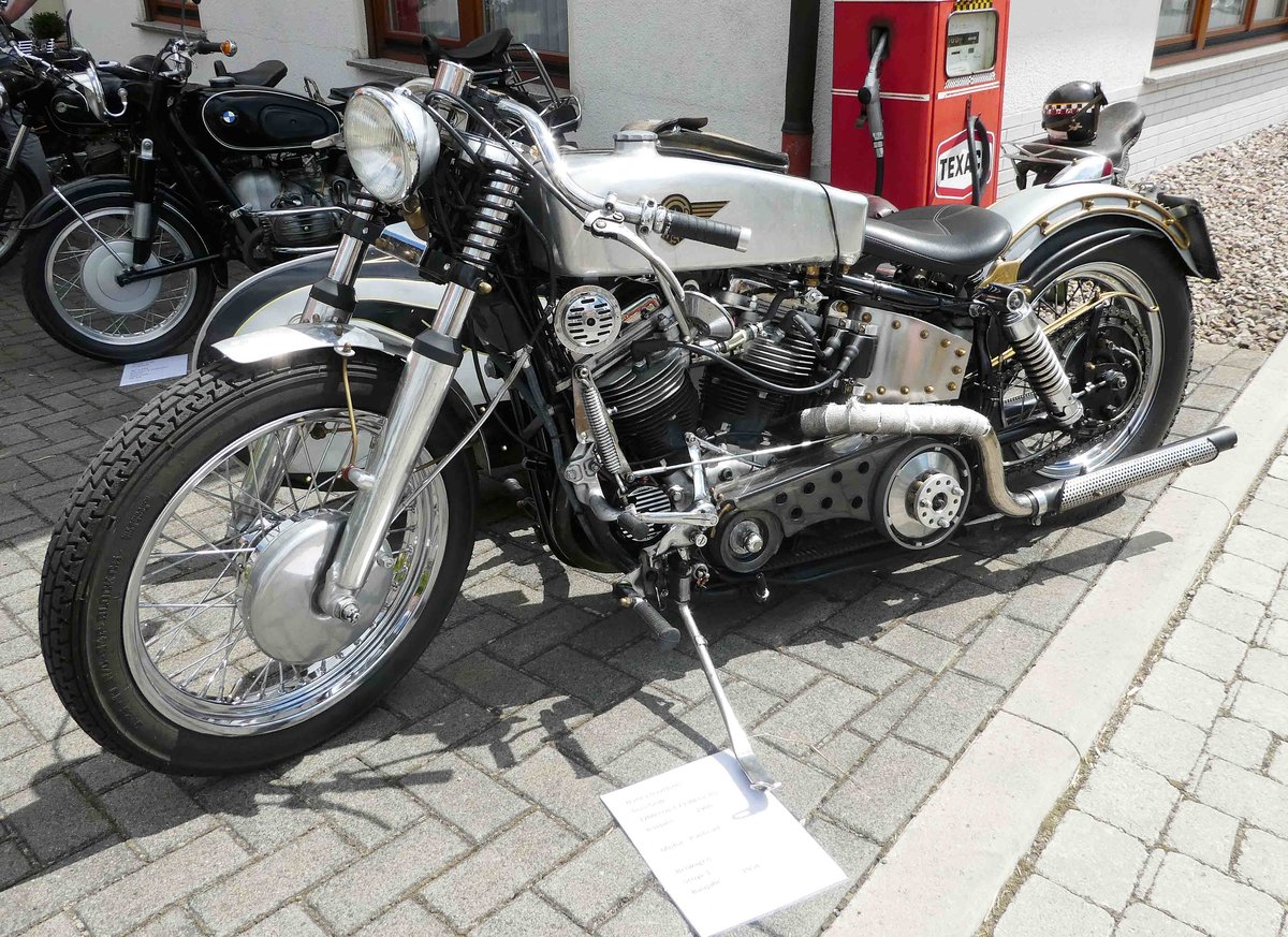 =Harley Davidson Duo Glide, Bj. 1960, gesehen beim Ortsjubiläum von Spahl im Juni 2017