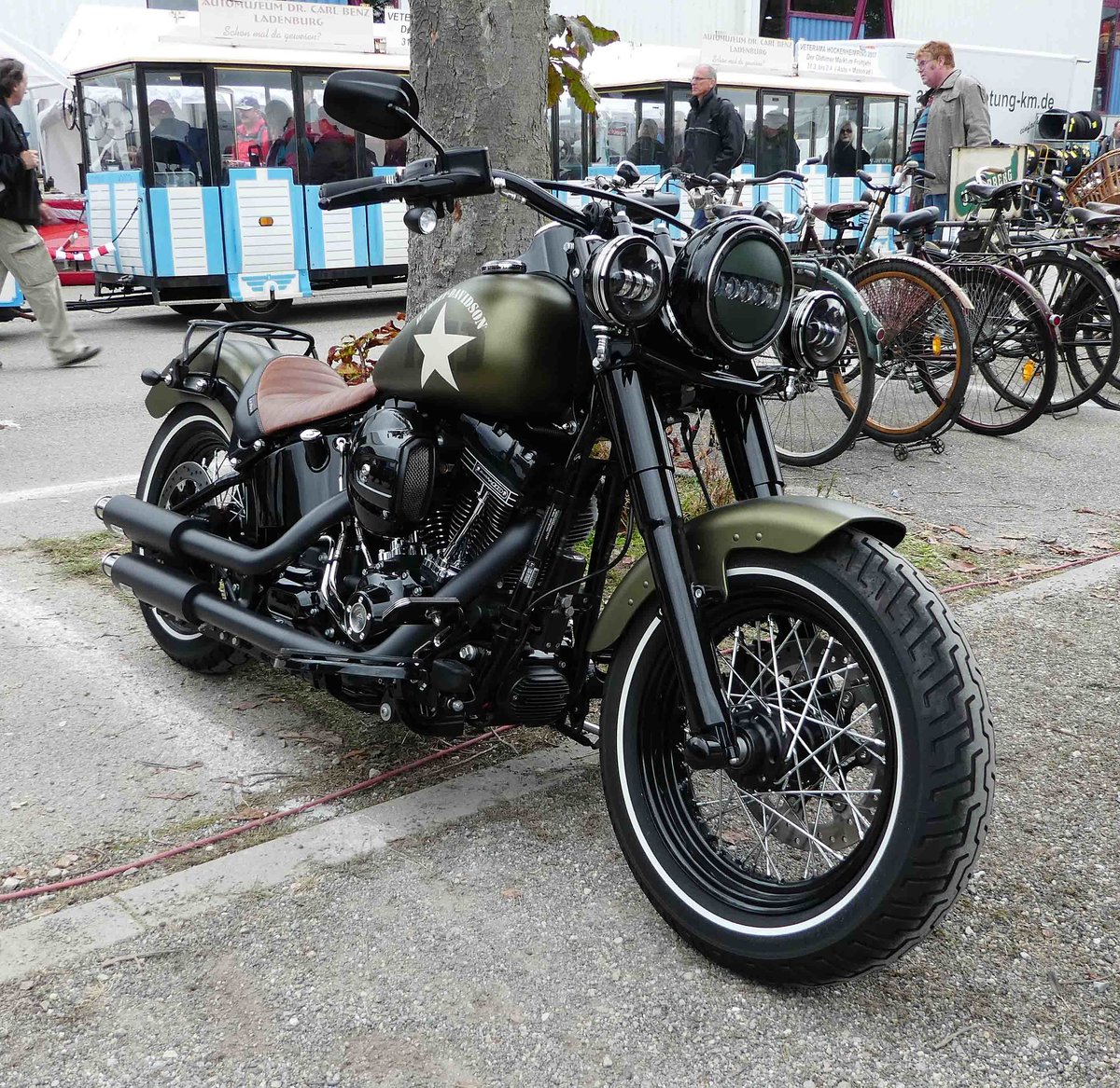=Harley Davidson, fotografiert bei dem Veterama 2016 in Mannheim, Juli 2016
