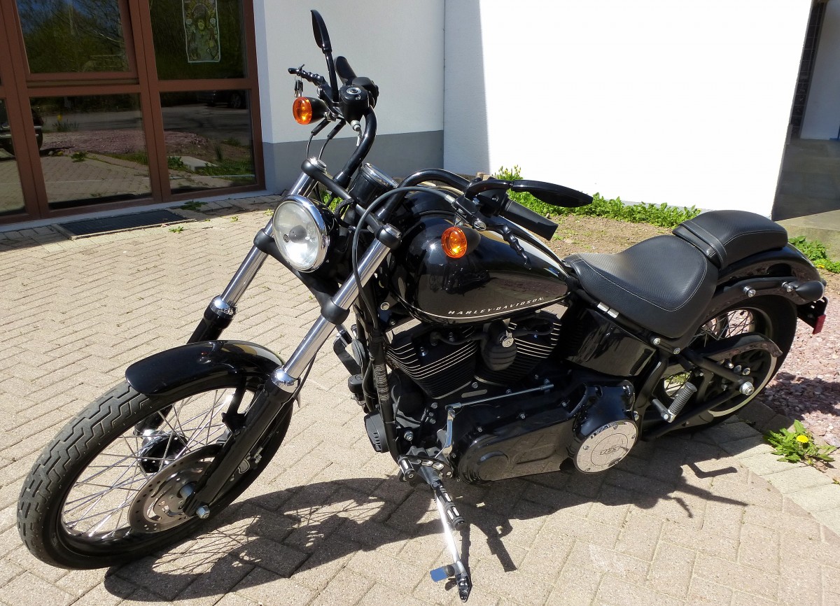 Harley Davidson, gesehen in Freiburg, April 2015