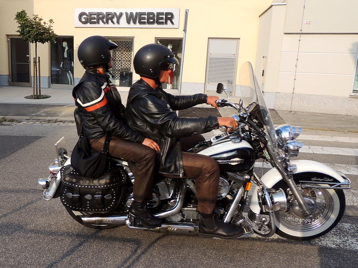 Harley Davidson, trifft anlässlich der Charity Tour 2013 beim Zwischenstopp Ried i.I. ein; 130814