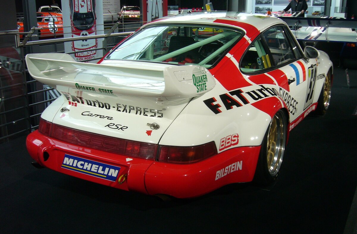 Heckansicht des Porsche 911 Carrera RSR 3.8 des Teams Larbre Compétition aus dem Jahr 1993. Nationales Automuseum/Loh Collection am 08.11.2023. 
