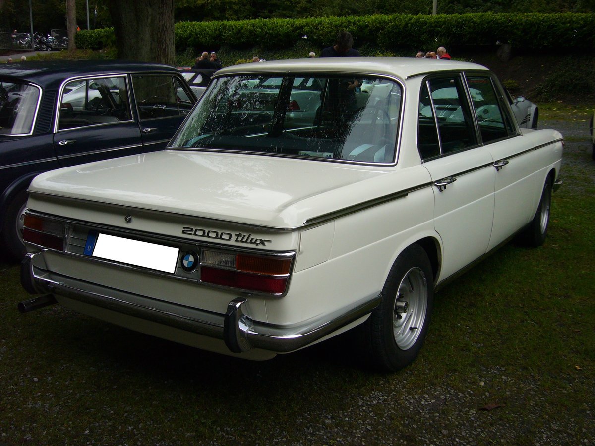 Heckansicht eines BMW 2000 Tilux. 1966 - 1970. Oldtimertreffen Schwarzwaldhaus/Neandertal am 17.09.2017.