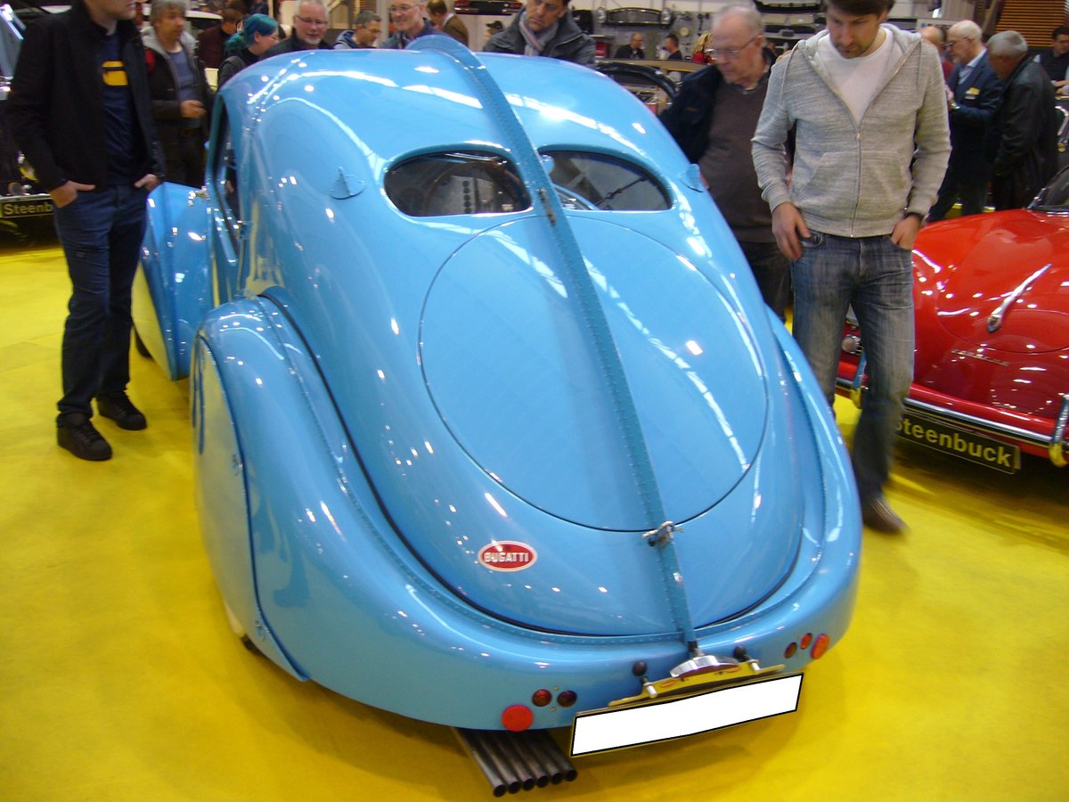 Heckansicht eines Bugatti Type 57 Aérolith Coupe. Techno Classica Essen am 14.04.2019.