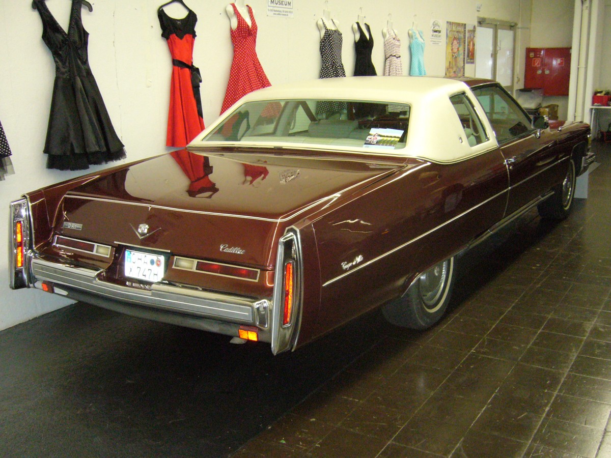 Heckansicht eines Cadillac Coupe de Ville von 1976. Essen Motorshow am 05.12.2013.