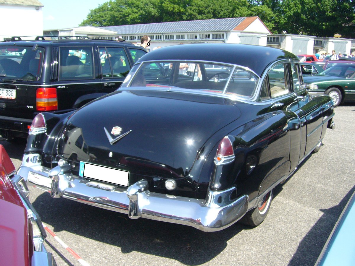 Heckansicht eines Cadillac Series 62 Sedan des Modelljahres 1952. Primers 4th run am 25.05.2017 in Krefeld.
