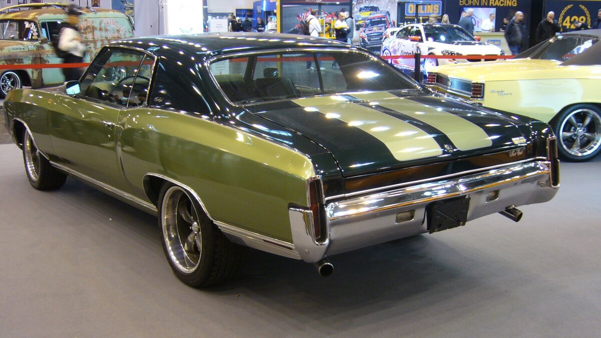 Heckansicht eines Chevrolet Monte Carlo aus dem Jahr 1970. Essen Motorshow am 06.12.2023.