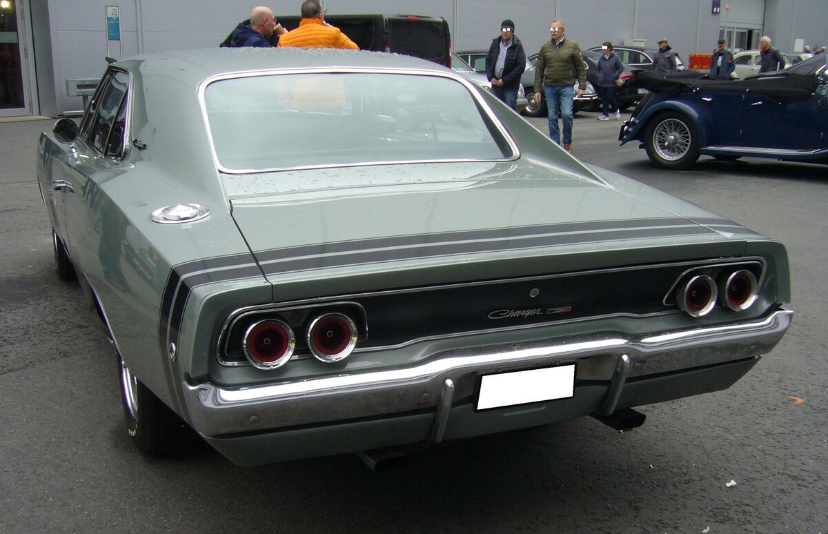 Heckansicht eines Dodge Charger RT aus dem Jahr 1968. Außengelände der Techno Classica Essen am 13.04.2023.