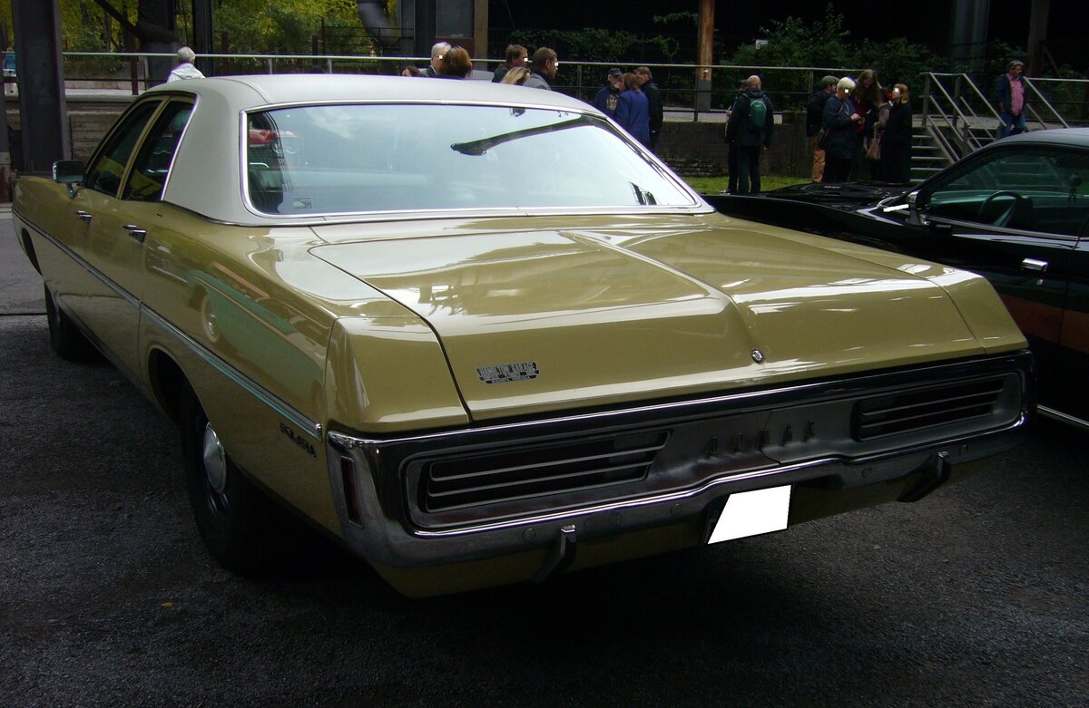 Heckansicht eines Dodge Polara Custom fourdoor Sedan von 1971. Altmetall trifft Altmetall im LaPaDu am 02.10.2022.