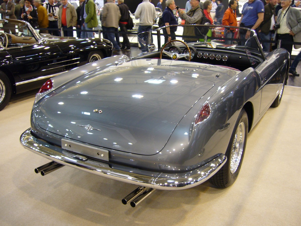 Heckansicht eines Ferrari 250 GT Pininfarina Spider. 1955 - 1962. Techno Classica am 18.04.2015.