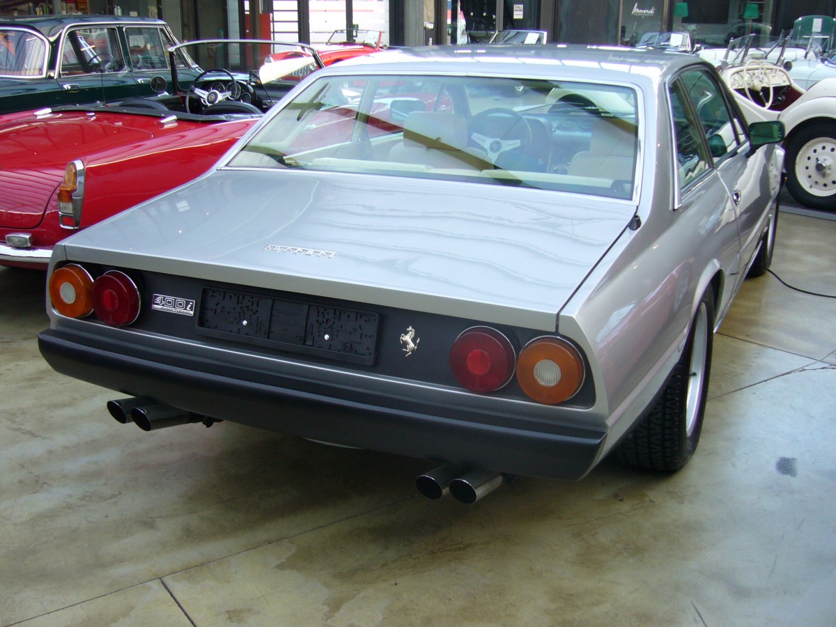 Heckansicht eines Ferrari 400 GTi. 1979 - 1985. Classic Remise Düsseldorf am 02.03.2014. 