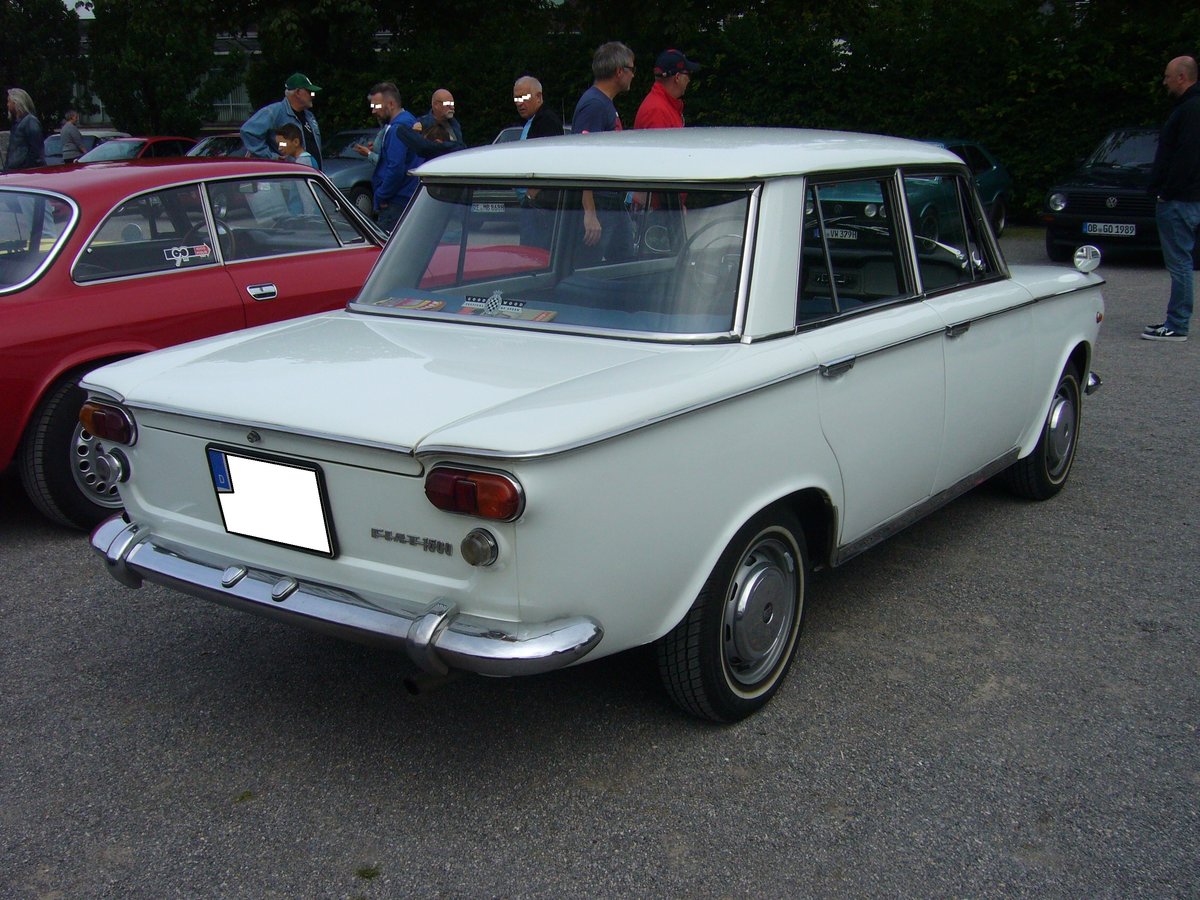 Heckansicht eines Fiat 1500. 1964 - 1967. Oldtimertreffen Nordsternpark Gelsenkirchen am 24.06.2018.