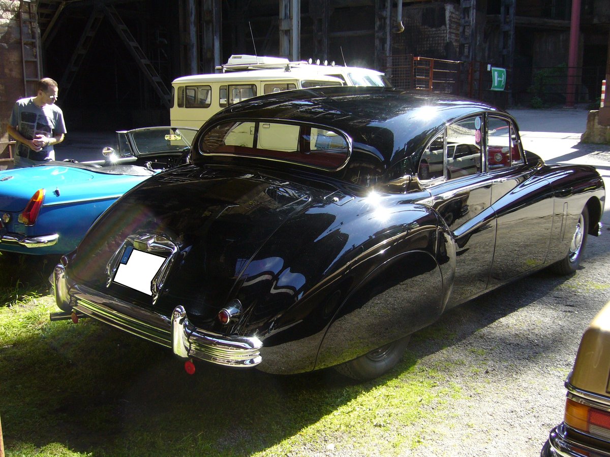 Heckansicht eines Jaguar MK VII. 1950 - 1956. Motorworld Historicar Duisburg am 05.05.2018.