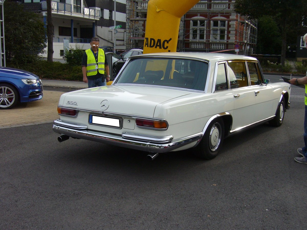 Heckansicht eines Mercedes Benz W100. 1964 - 1981. 3. Saarner Oldtimer Cup am 03.09.2016.
