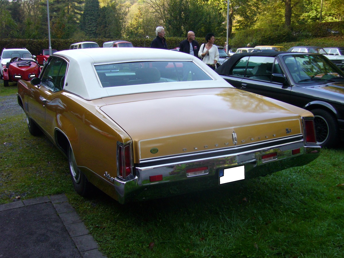 Heckansicht eines Oldsmobile Delta 88 Royale von 1970. Oldtimertreffen am Schwarzwaldhaus im Neandertal am 12.10.2014.