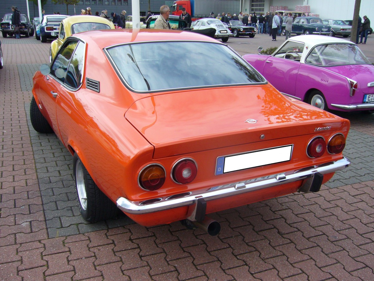 Heckansicht eines Opel Manta A. 1970 - 1975. Sammelpunkt zum 3. Borbecker Oldtimertag am 26.04.2015.