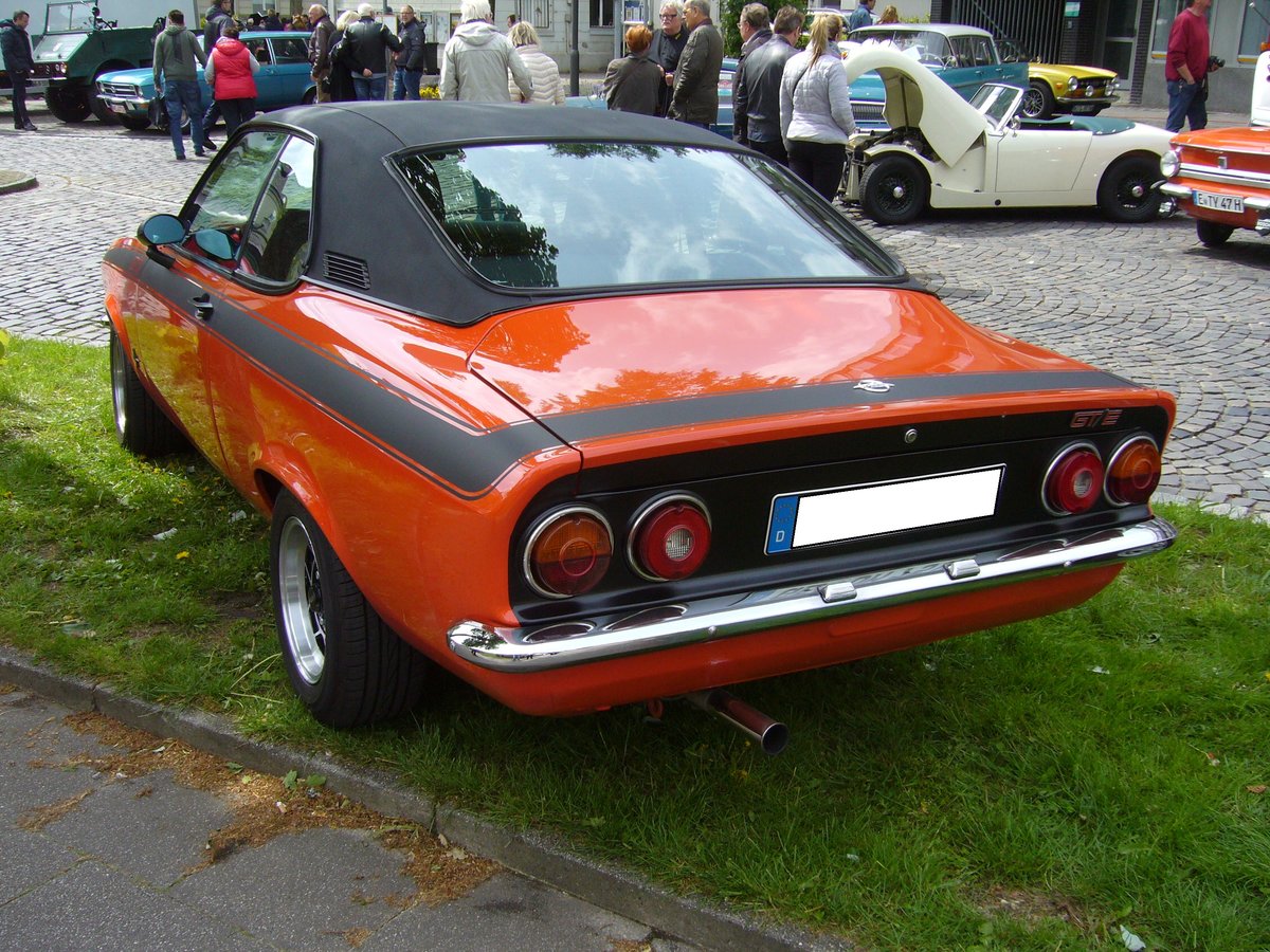 Heckansicht eines Opel Manta A GT/E. 1974 - 1975. Oldtimertreffen Essen-Kettwig am 01.05.2018.