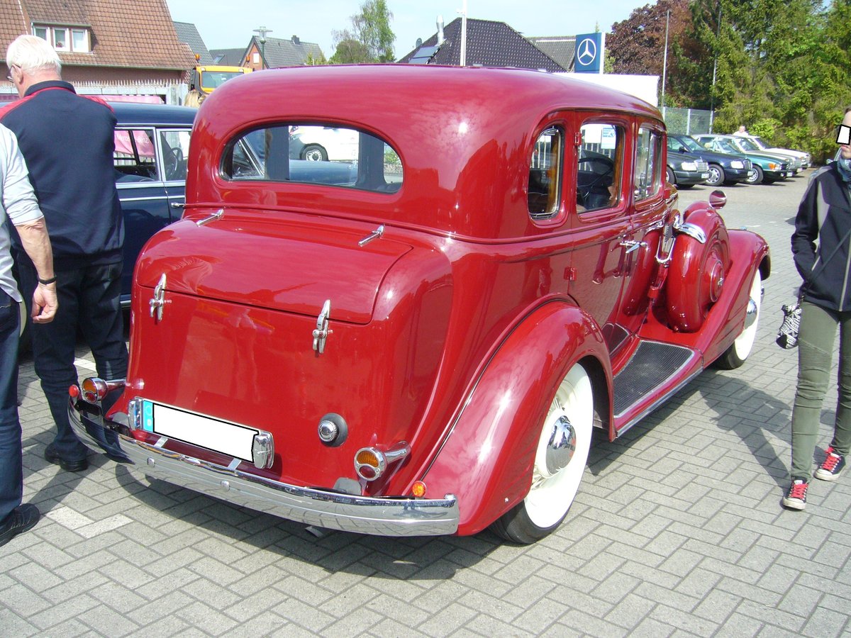 Heckansicht eines Pontiac Series 603-Eight fourdoor Sedan des Modelljahres 1934. Oldtimertreffen Glandorf am 14.05.2017.
