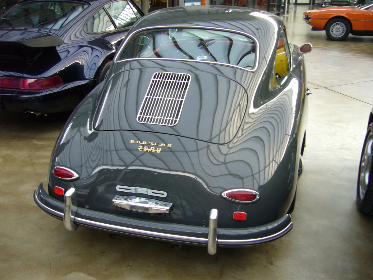 Heckansicht eines Porsche 356 A 1600 Super Coupe. 09.1955 - 08.1959. Classic Remise Düsseldorf am 03.04.2015.