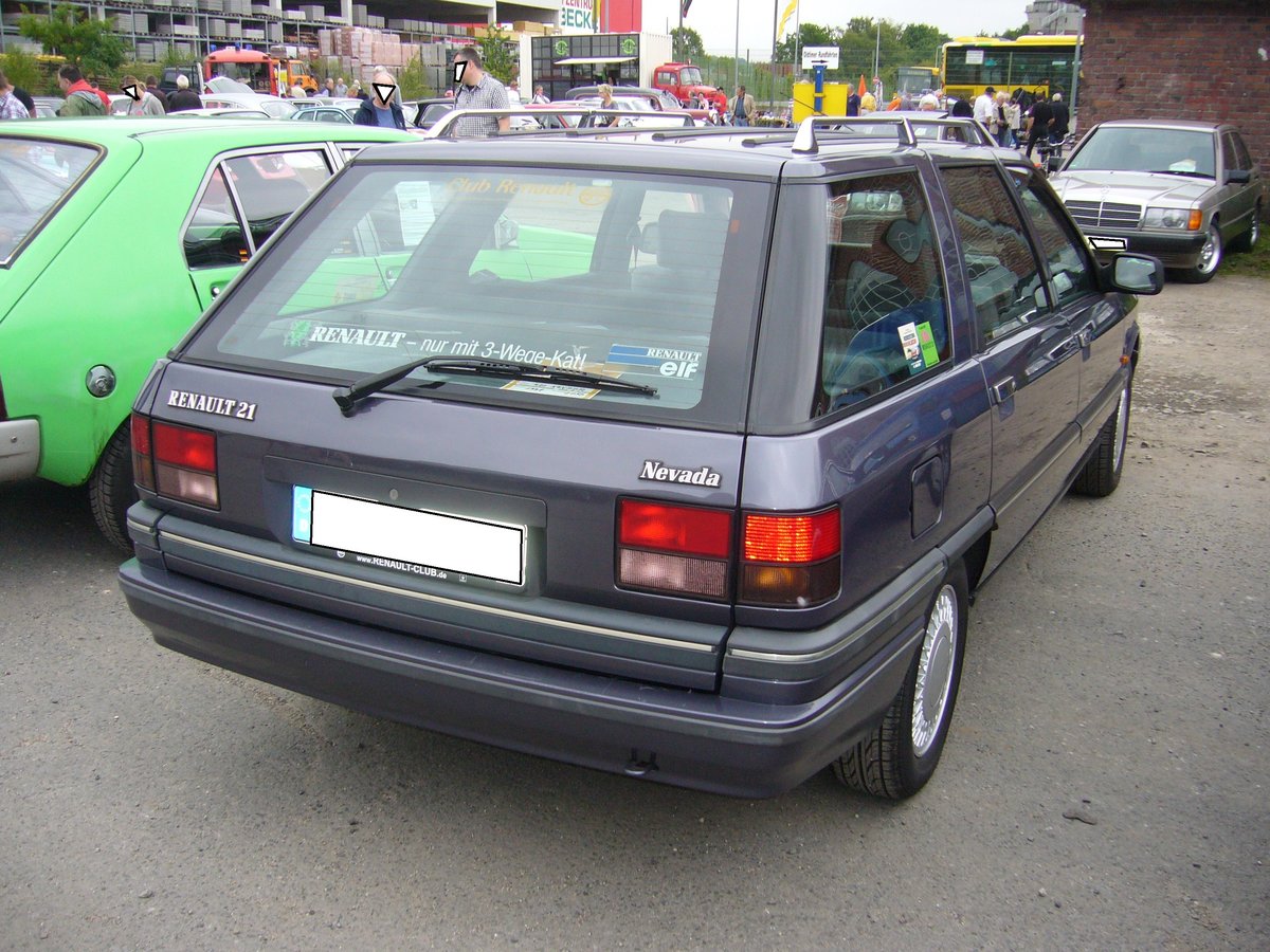 Heckansicht eines Renault R21 Nevada. 1986 - 1994. 9. Oldtimer- und Youngtimertreffen an der  Alten Dreherei  in Mülheim an der Ruhr am 17.06.2017.