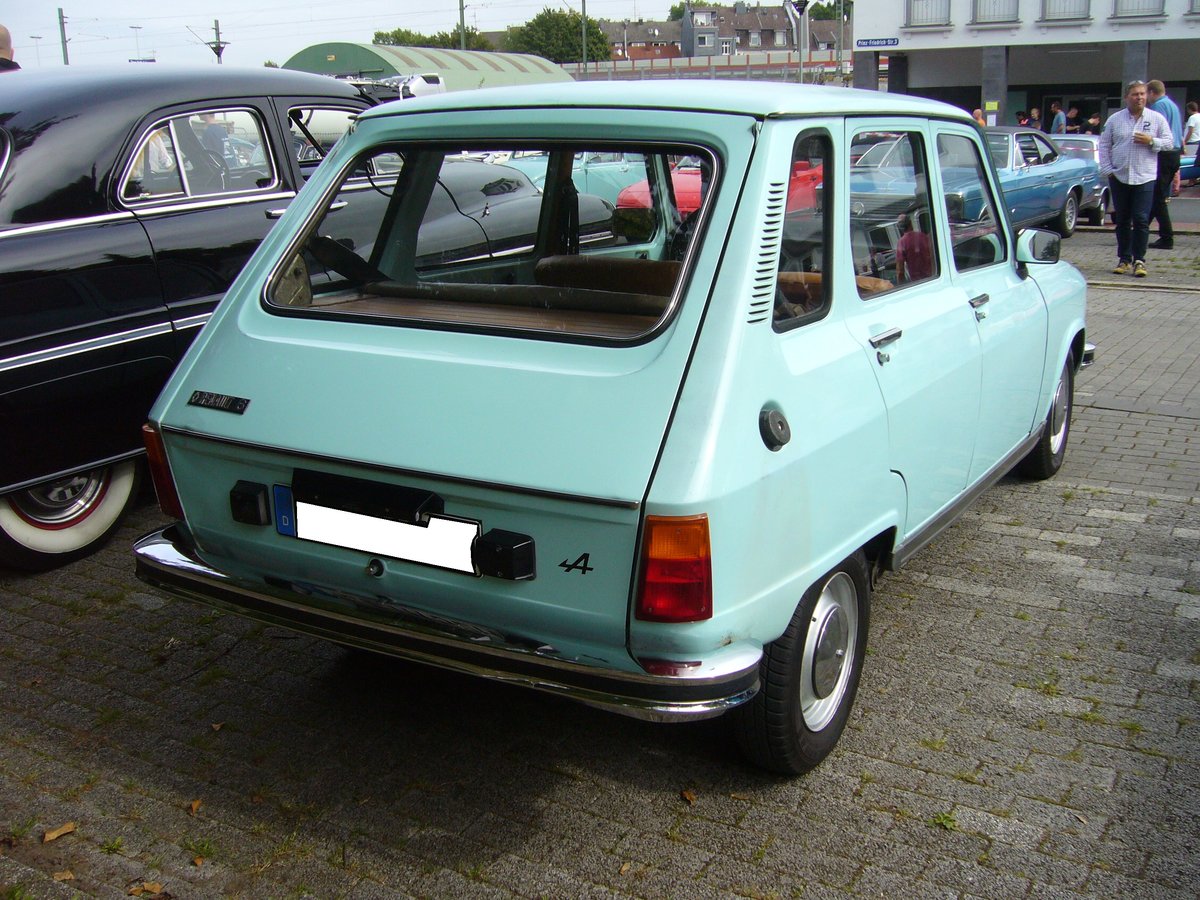 Heckansicht eines Renault R6. 1968 - 1979. Prinz-Friedrich Oldtimertreffen am 11.09.2016 in Essen-Kupferdreh.