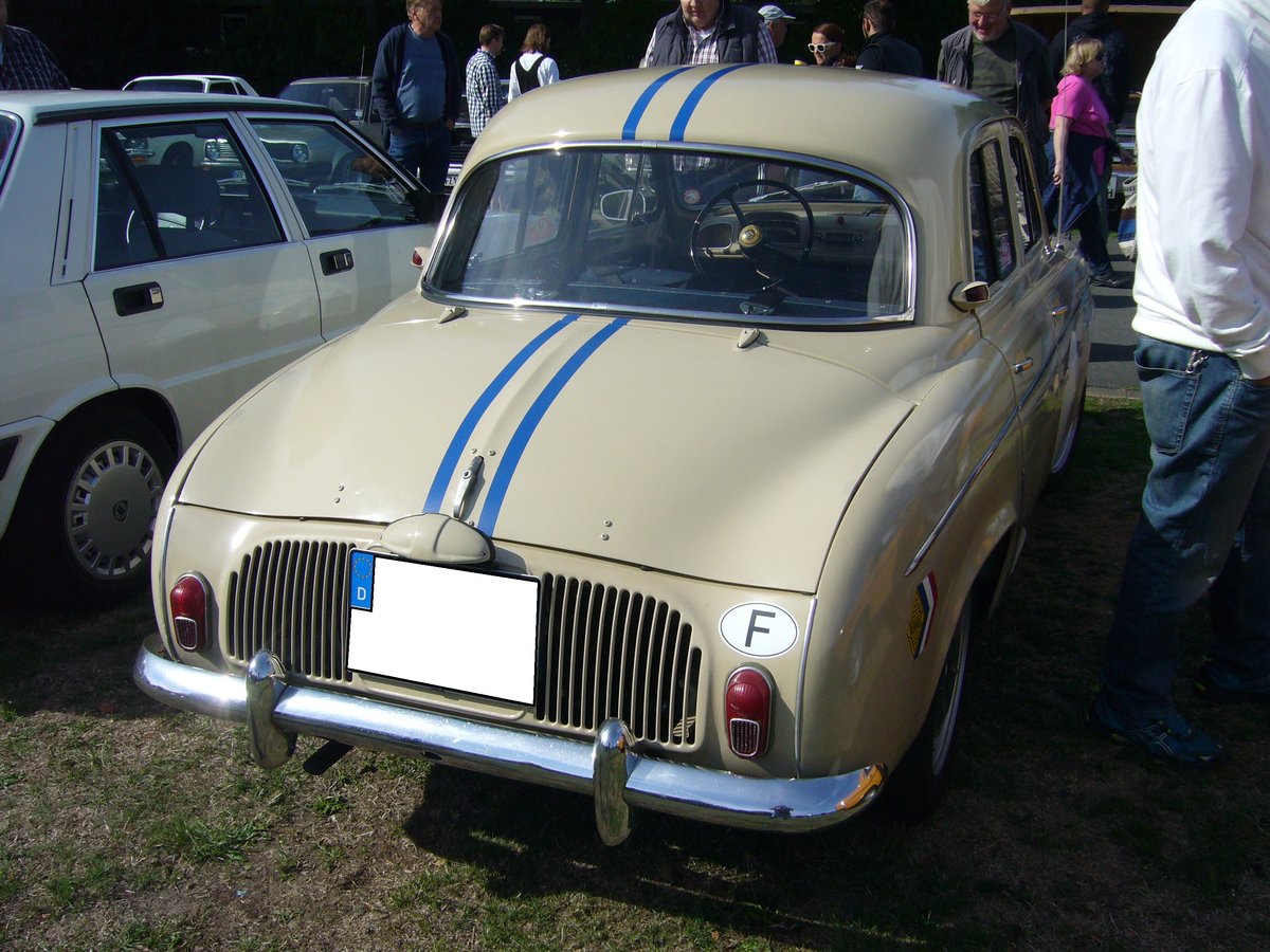 Heckansicht einer Renault Dauphine. 1956 - 1968. Oldtimertreffen Duisburg-Wedau am 26.08.2018.