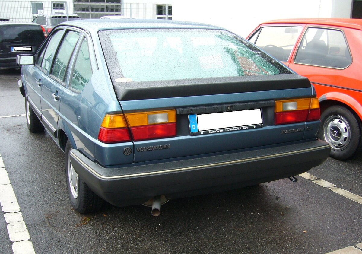 Heckansicht einer VW Passat B2 32B Limousine aus dem Jahr 1986. 10. Saarner Oldtimer Cup am 27.08.2023 in Mülheim an der Ruhr.