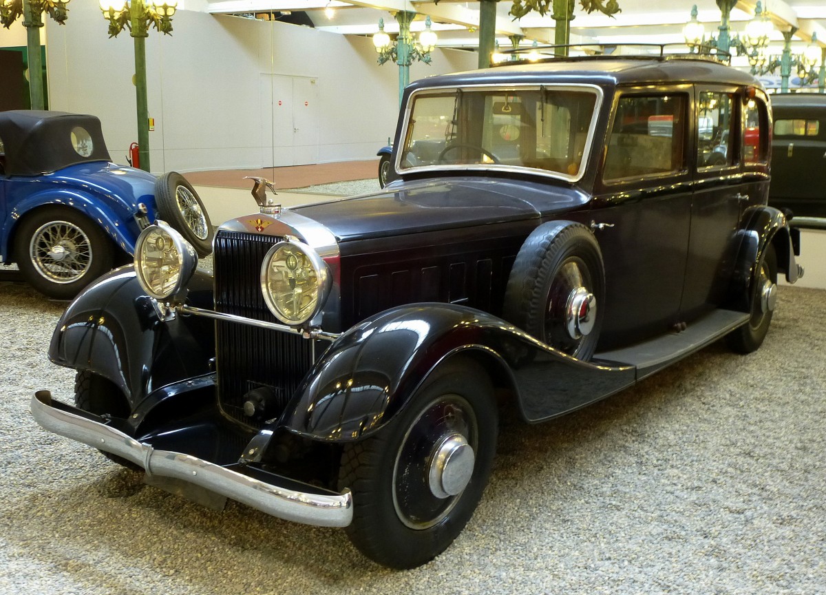 Hispano Suiza K6, franzsischer Oldtimer, Baujahr 1935, 6-Zyl.Motor mit 5181ccm und 120PS, Vmax.145Km/h, Automobilmuseum Mlhausen, Nov.2013