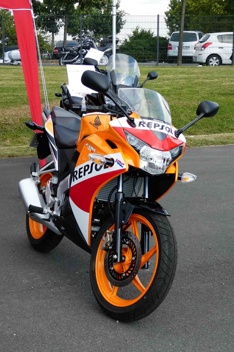 =Honda CBR, steht beim Fuldaer Autotag im August 2016