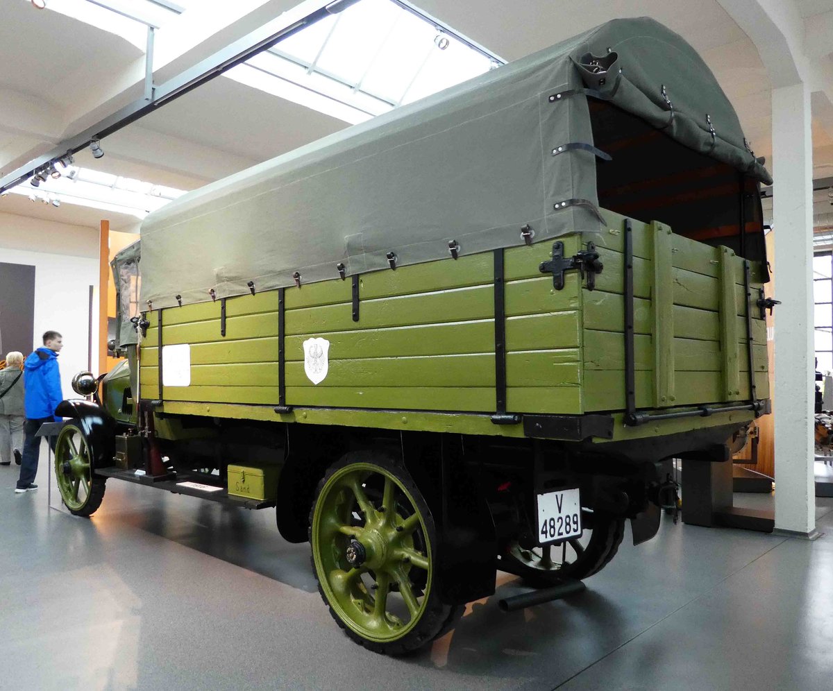 =Horch 25, Bj. 1916, 42 PS, 3,5 t Nutzlast. Von diesem, im August Horch Museum Zwickau stehenden, LKW wurden 2073 Exemplare von 1916 - 1922 gebaut. Juli 2016