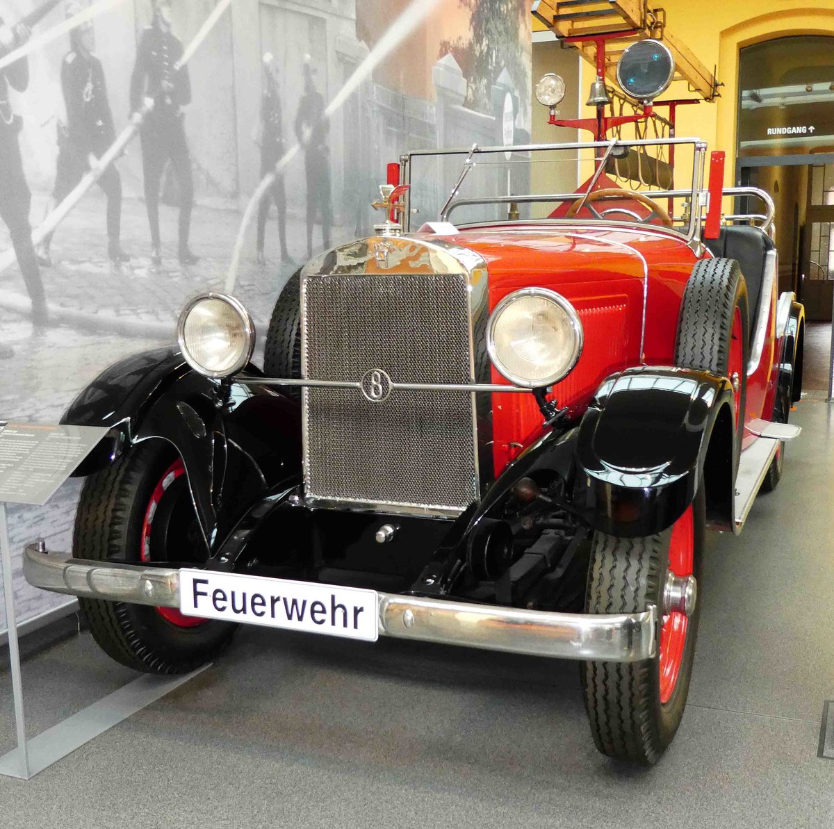 =Horch 303 Feuerwehr-Mannschaftswagen, Bj. 1929, 3132 ccm, 60 PS, 8Zyl.-Motor, ausgestellt im August Horch Museum Zwickau, Juli 2016.