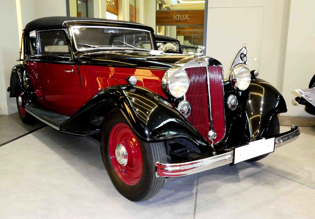 =Horch 830 Cabriolet, Bj. 1933, V8, 3005 ccm, 62 PS, gesehen im August Horch Museum Zwickau, Juli 2016.