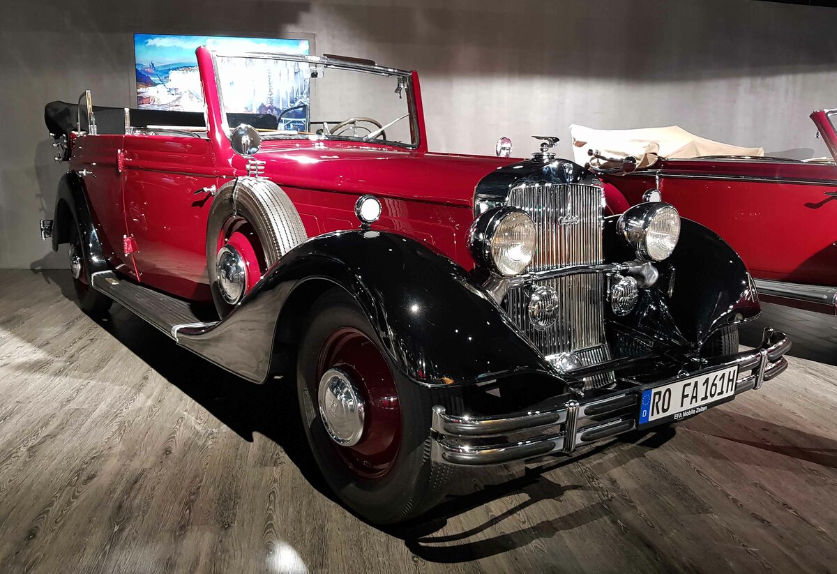 =Horch 850 Pullmann Cabrio, Bauzeit 1935 - 1937, 4944 ccm, 100 PS, 125 km/h, ausgestellt im EFA Museum in Amerang, 06-2022