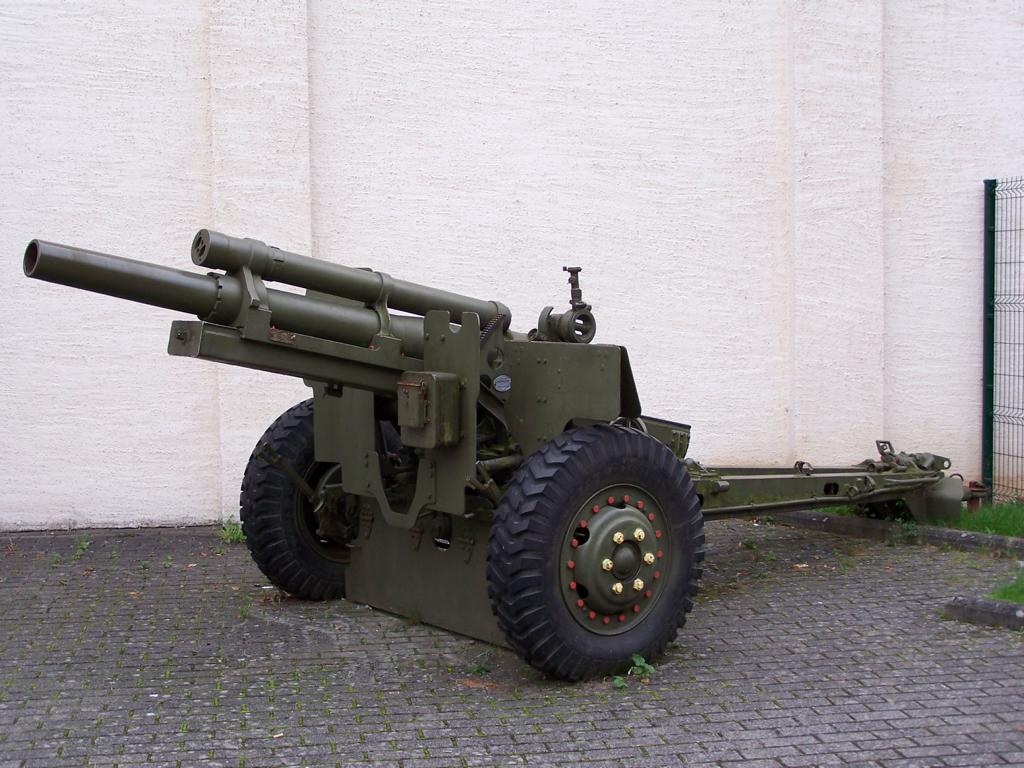 IG M2A1 (105 mm), Baujahr 1942, steht in Ettelbruck (Lux.) als Denkmal, 24.09.2006