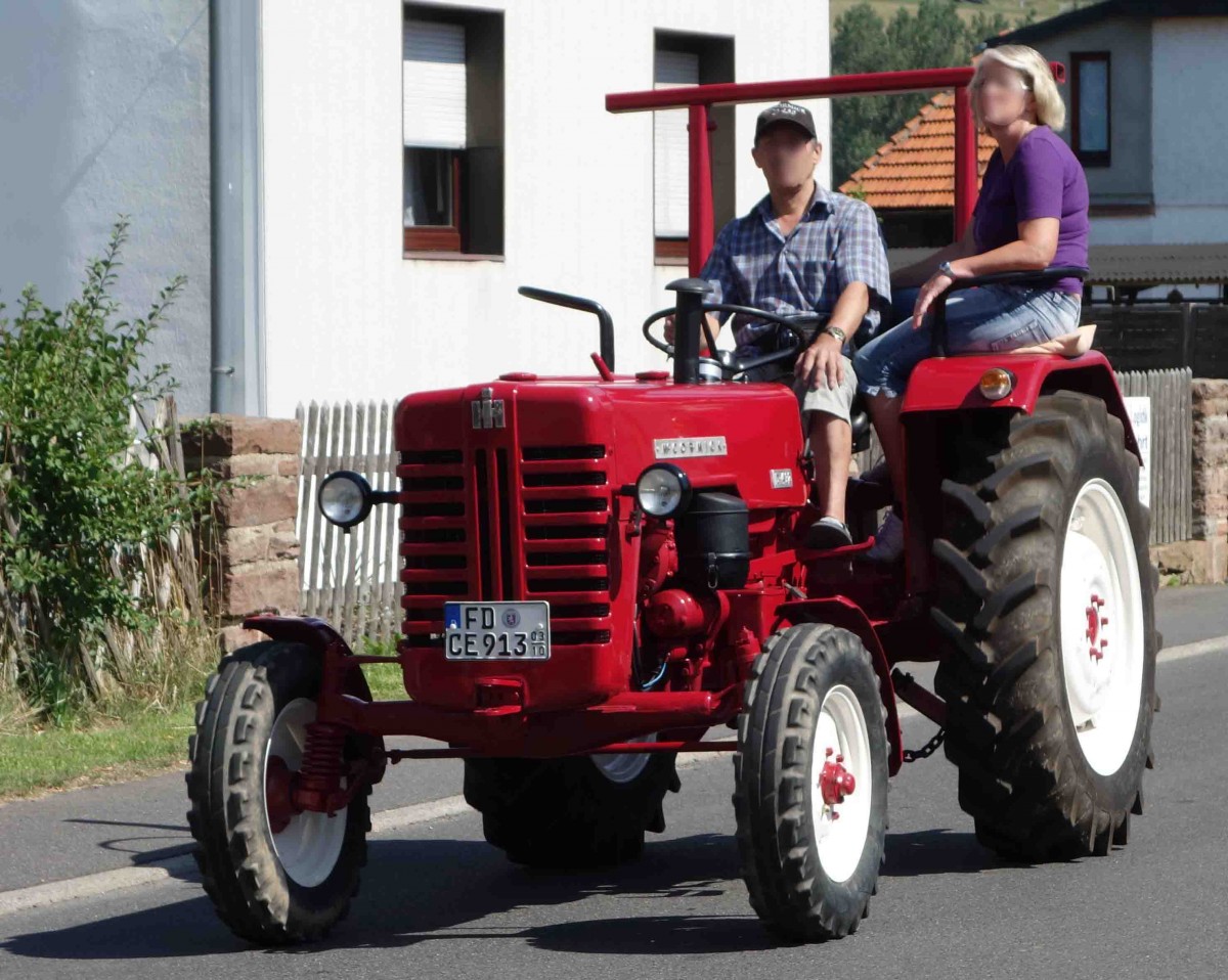 IHC 432, unterwegs beim Festzug anl. der 2015er Oldtimerausstellung in Pferdsdorf/Thüringen, 08/2015