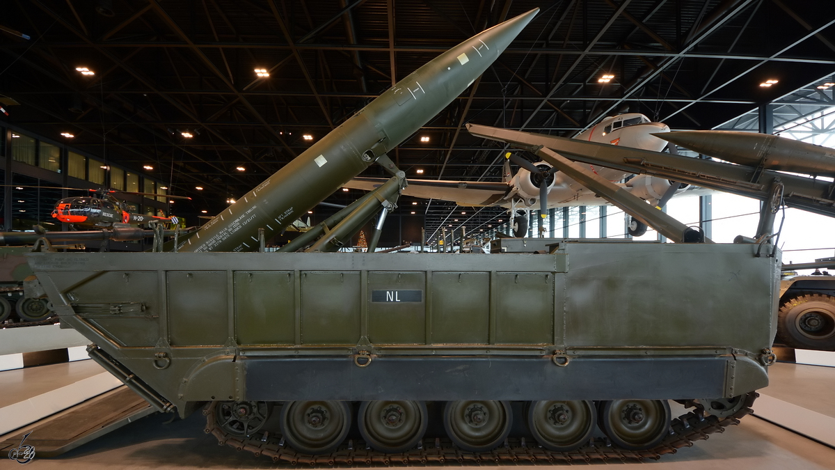 Im Nationalen Militärmuseum Soesterberg stand Ende Dezember 2016 dieses Kurzstreckenraketensystem M752 (MGM-52) Lance.