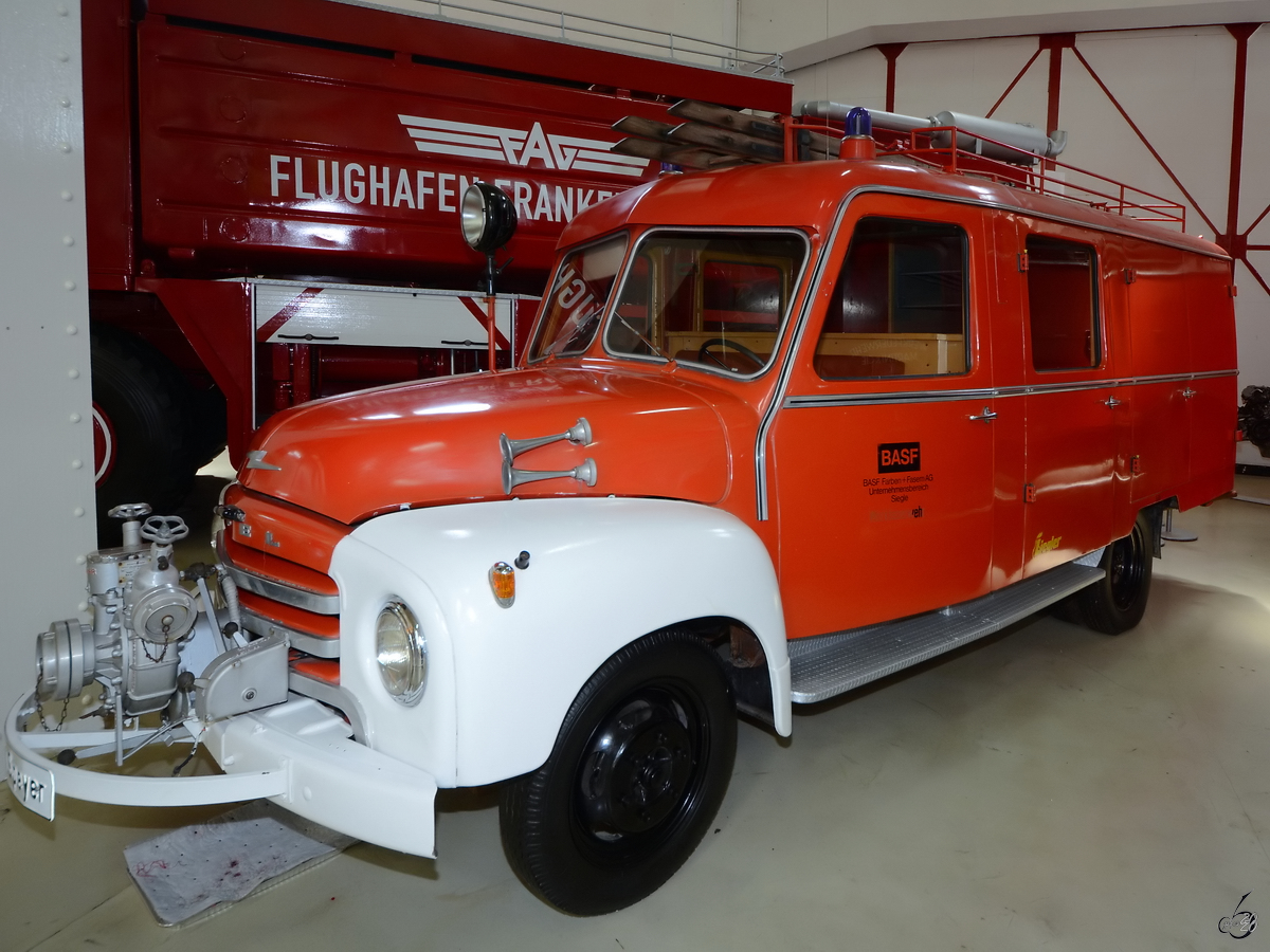 Im Technik-Museum Speyer steht dieses Opel Blitz LF8 Feuerwehrfahrzeug. (Mai 2014) 