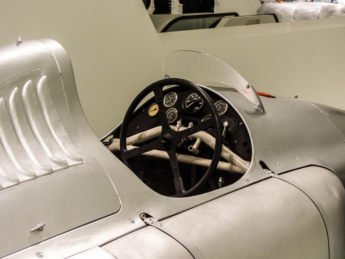 Innenraum des historischen Porsche 360 Cisitalia Formel-1 Rennwagens. Aufnahme: Porsche Museum Stuttgart-Zuffenhausen am 30.11.2012