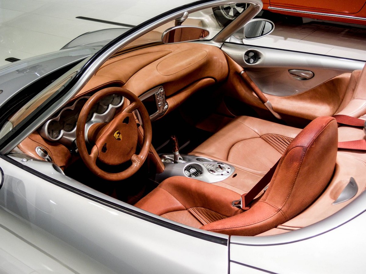 Innenraum des Porsche Boxster Concept. Aufnahme: Porsche Museum am 30.11.2012